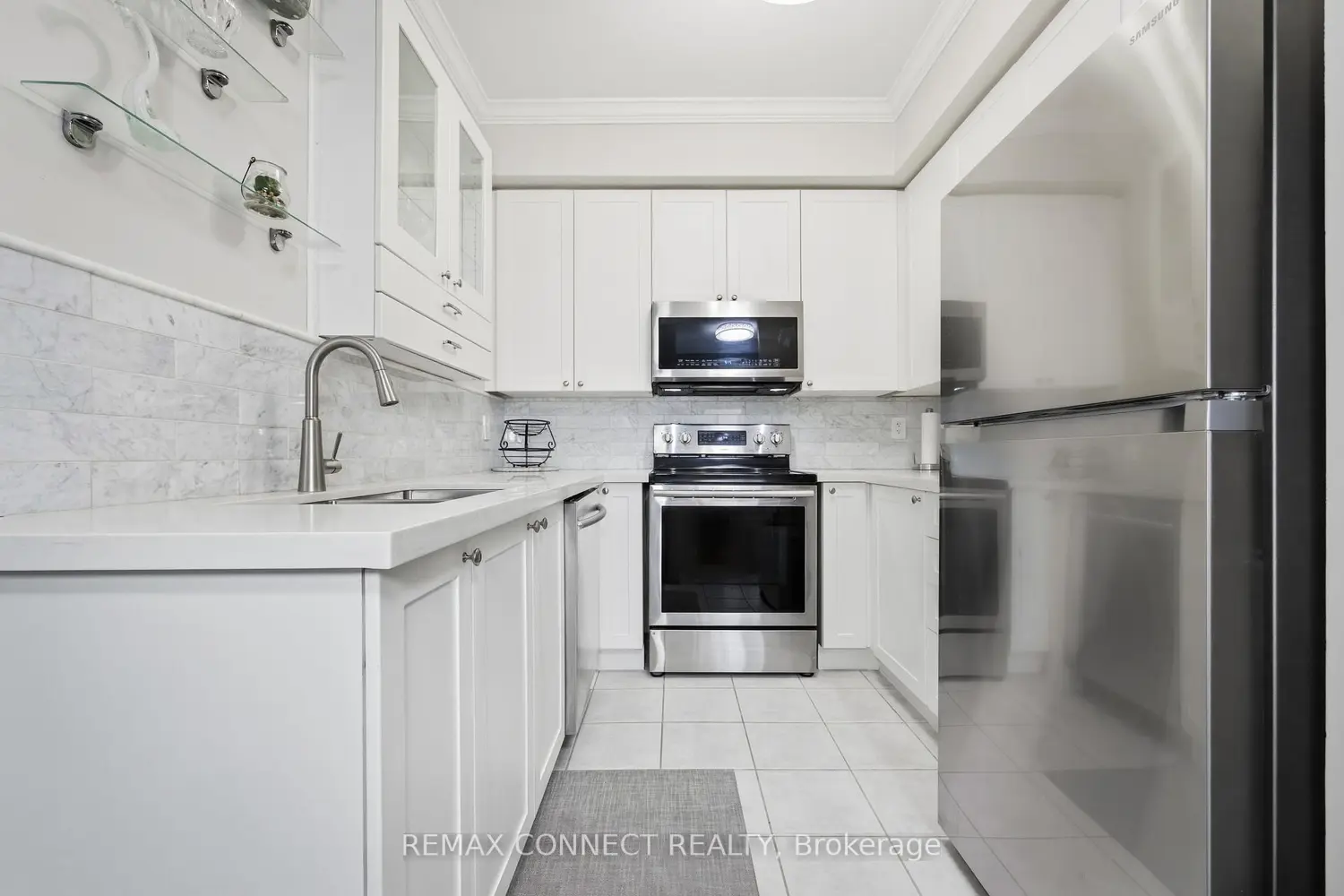 Additional image 12 of 11121 Yonge Street 512
