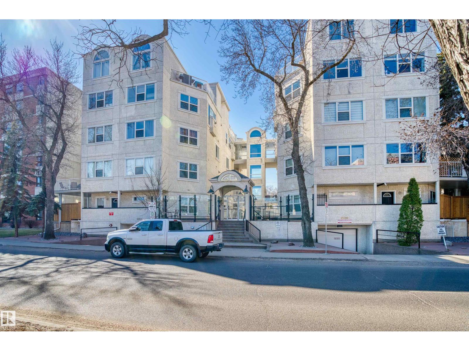 205-10939 82 Avenue NW, Edmonton, AB, T6G0S7