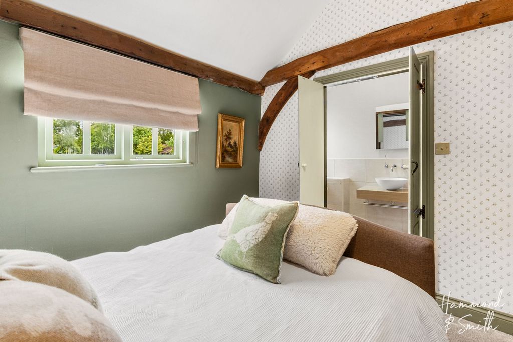 Additional image 17 of 6 bed barn conversion to rentWoodside, Epping CM16