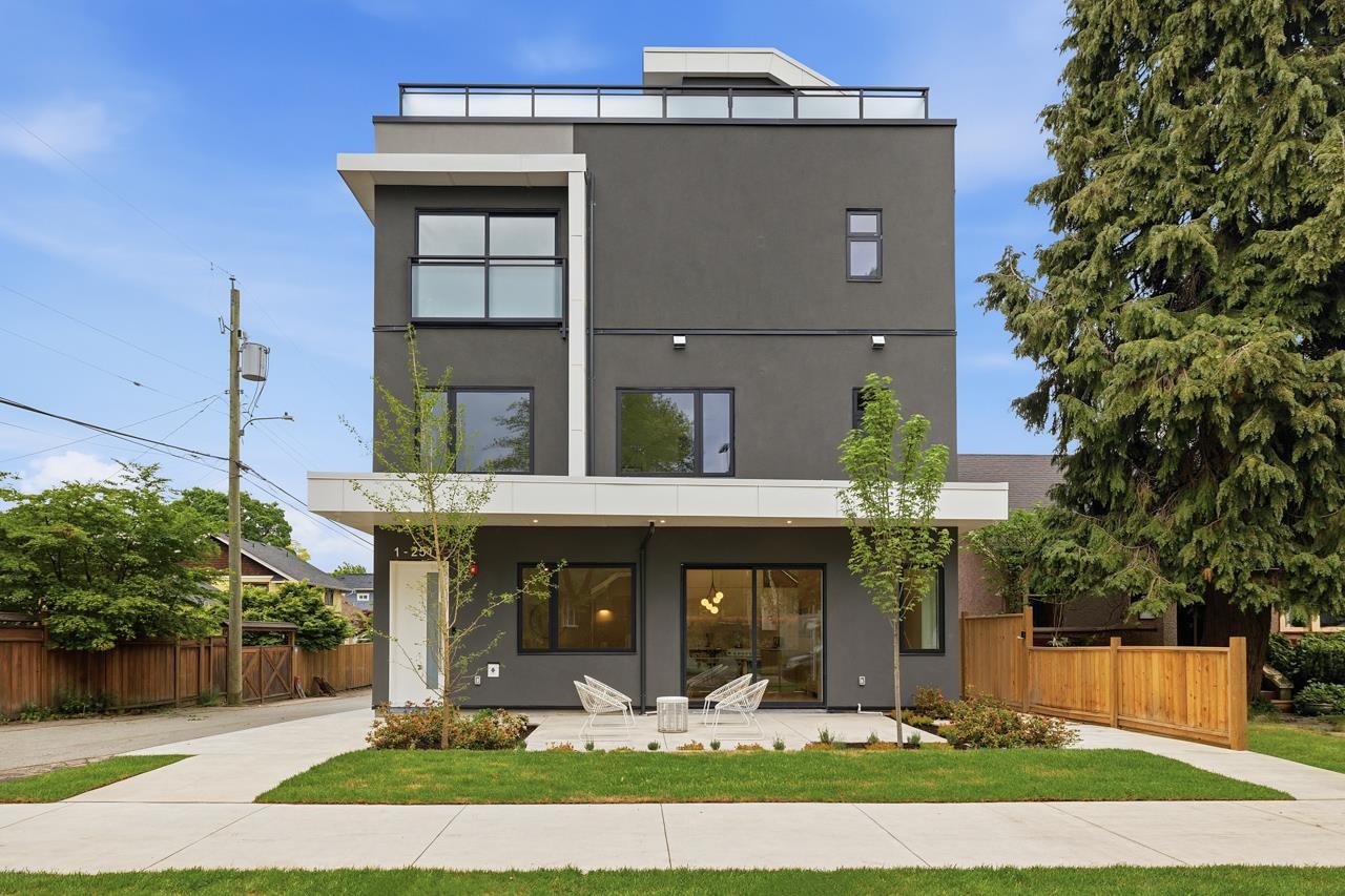 1-2509 Kitchener Street, Vancouver, BC, V5K 3C7