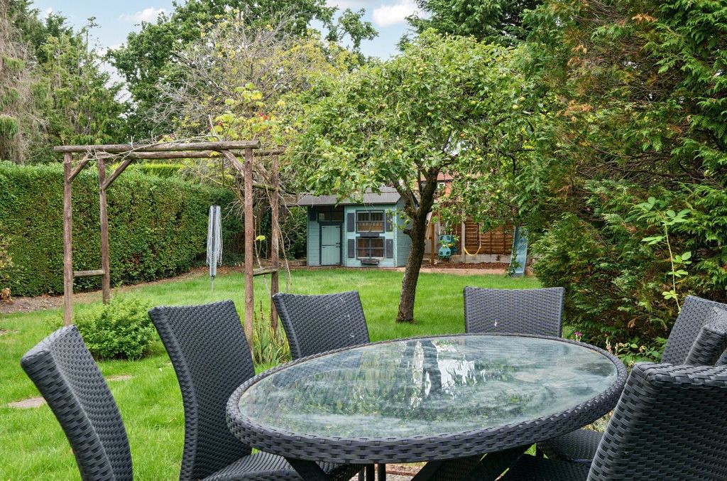 Additional image 21 of 5 bed detached house to rentClarendon Way, Chislehurst BR7
