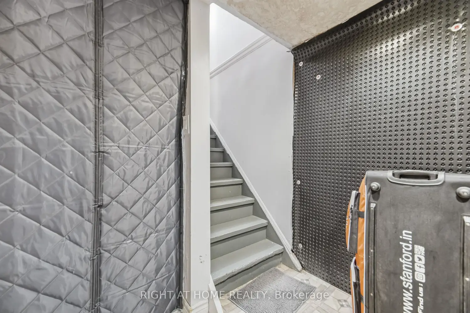 Additional image 11 of 415 Silverstone Drive 4