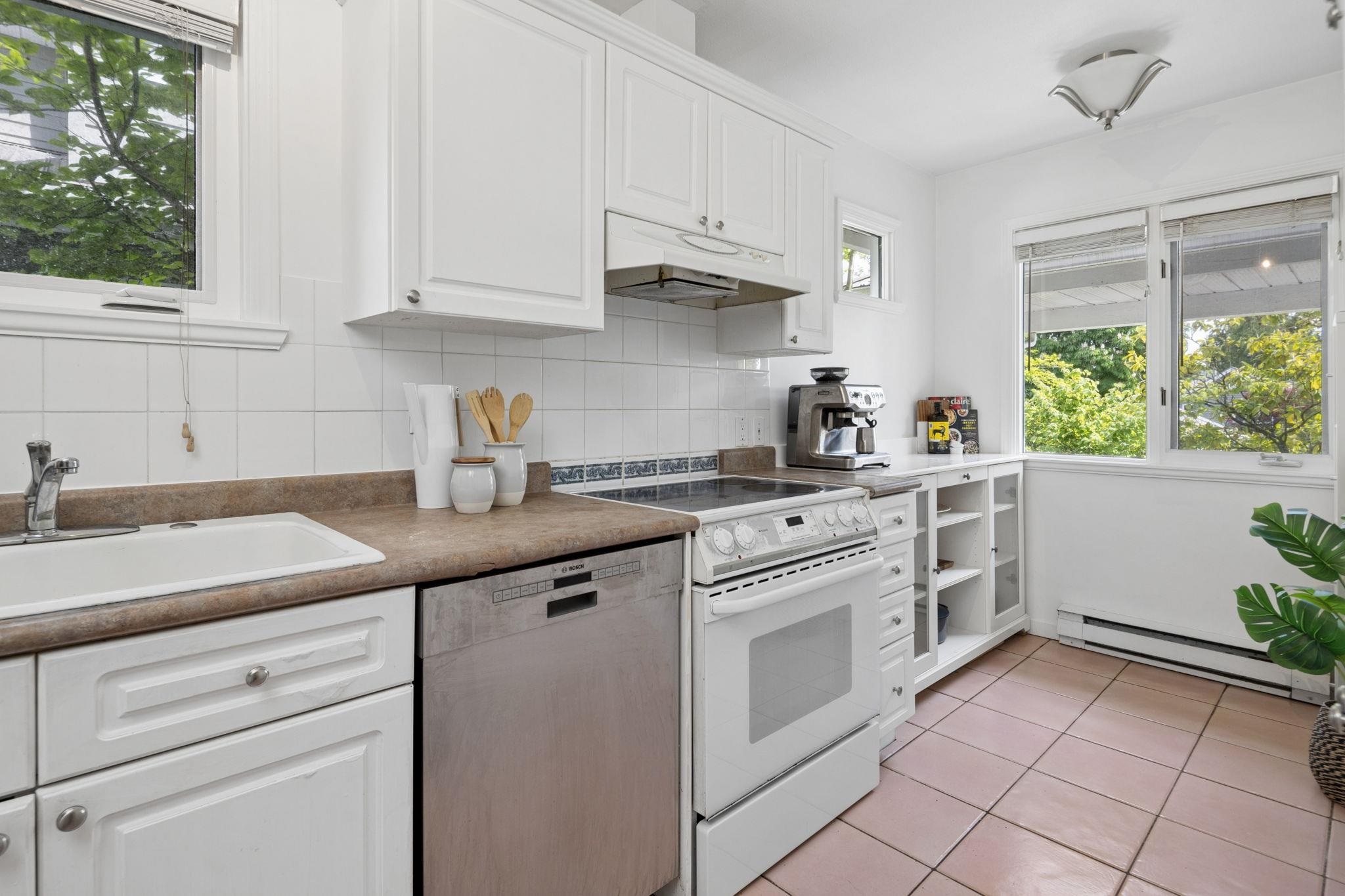 Additional image 4 of 207-1518 Bowser Avenue, North Vancouver, BC, V7P 2Y3