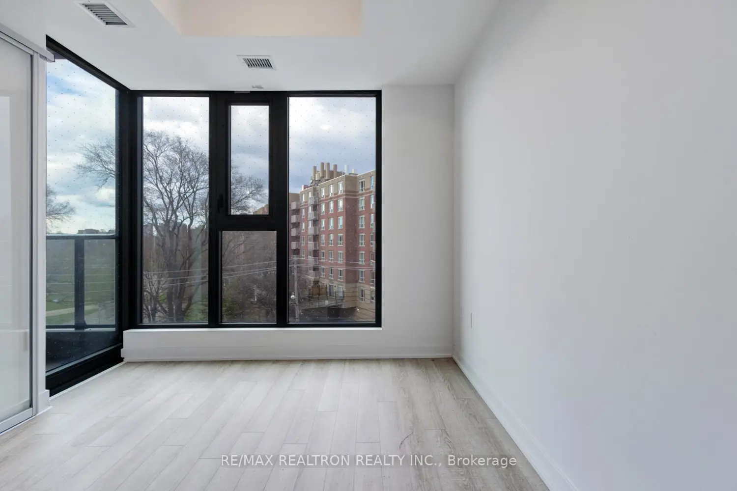 Additional image 14 of 250 Lawrence Avenue 416