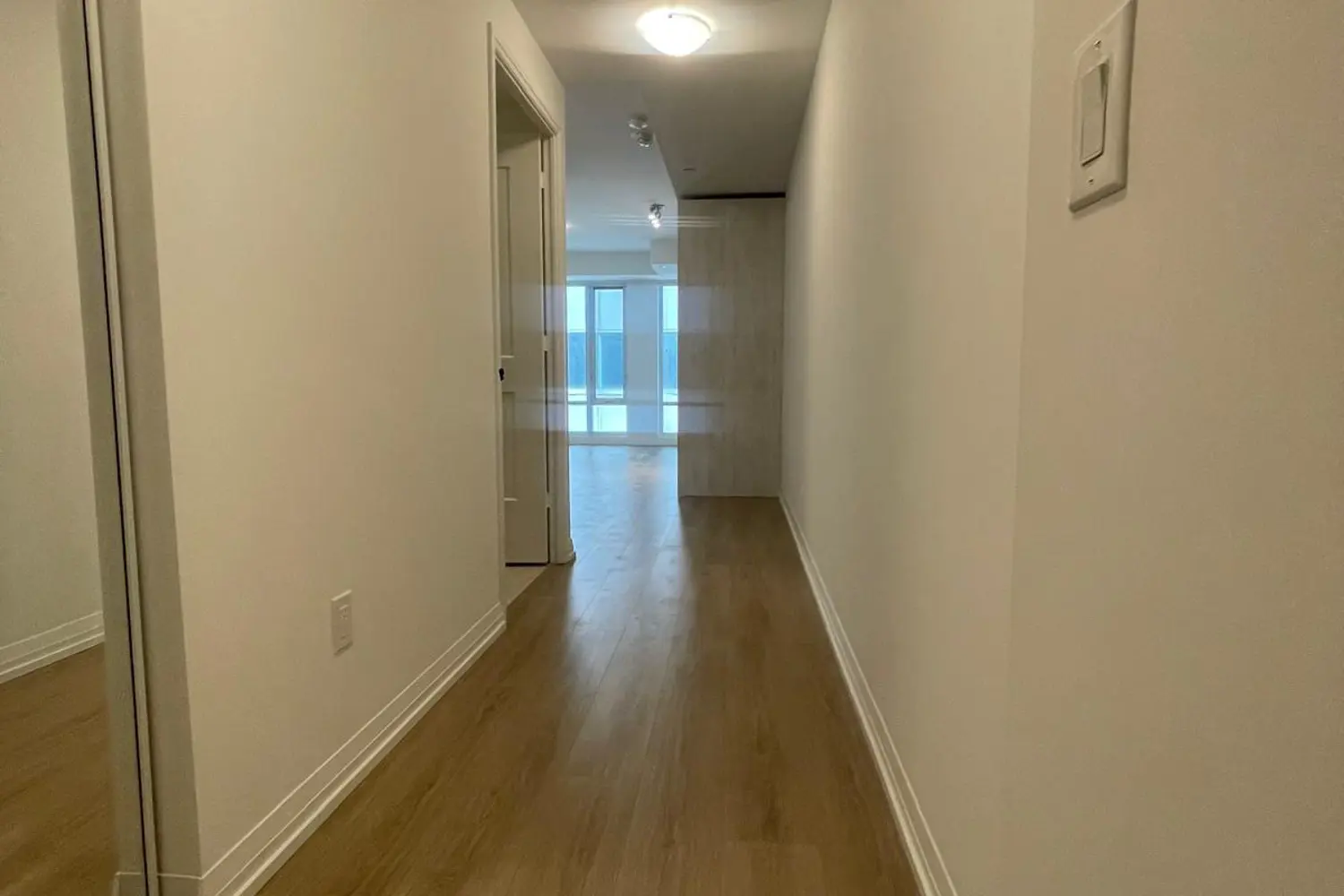 8 Widmer Street 1110