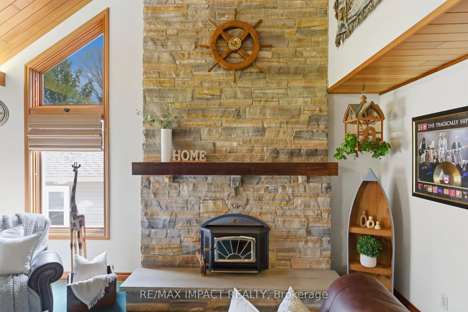 5670 Main Street photo 4