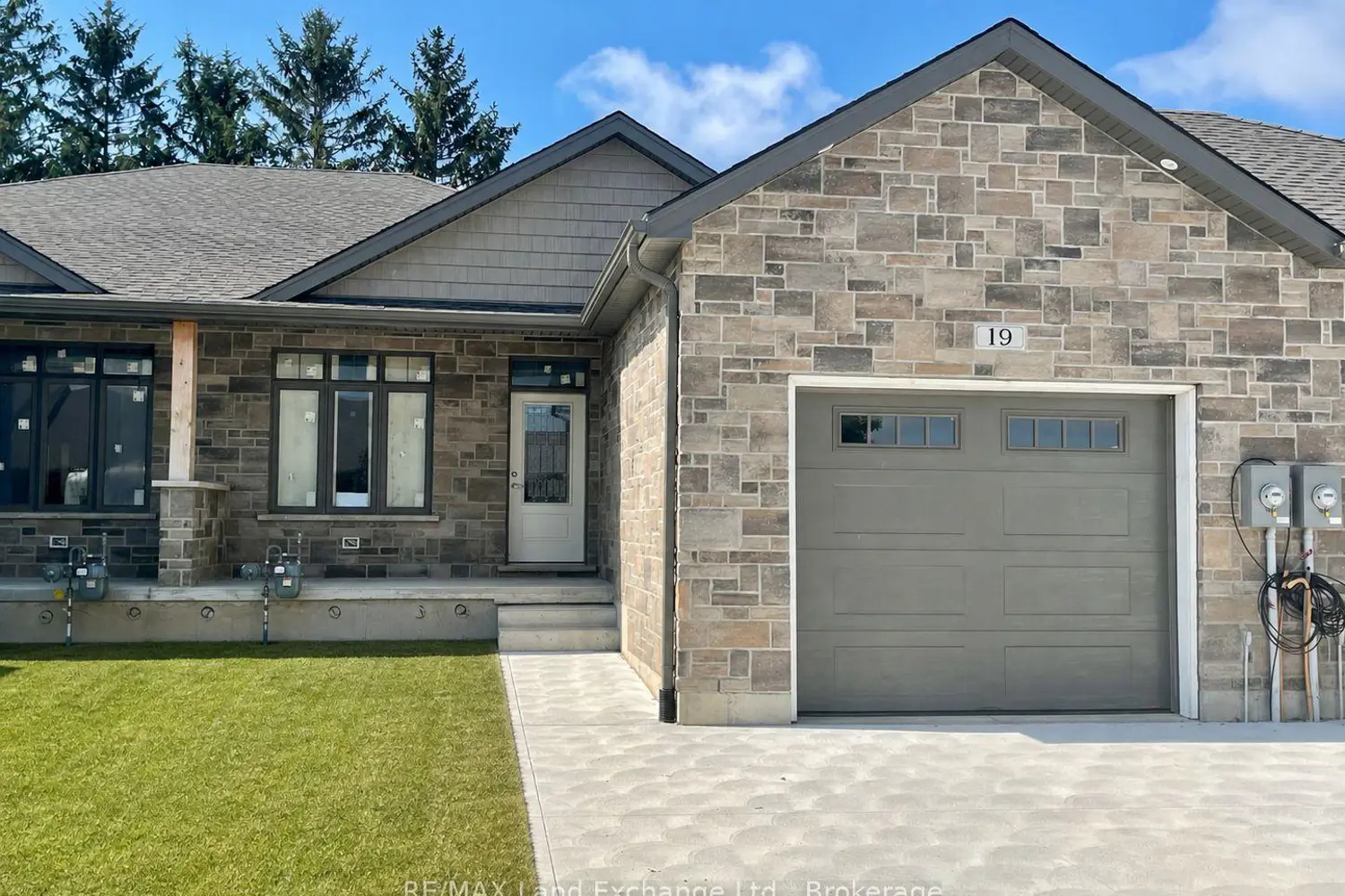 19 Nyah Court