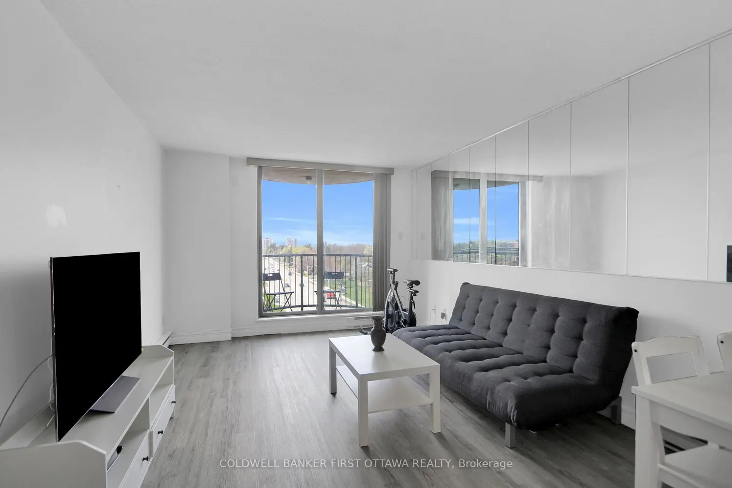 1440 Heron Road 811 photo 4