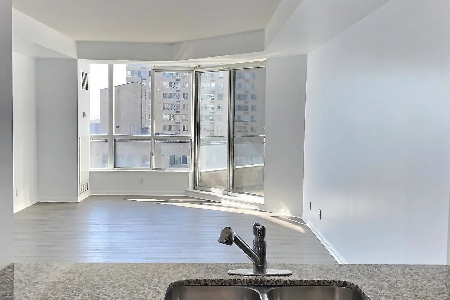 Additional image 5 of 230 Queens Quay 2322