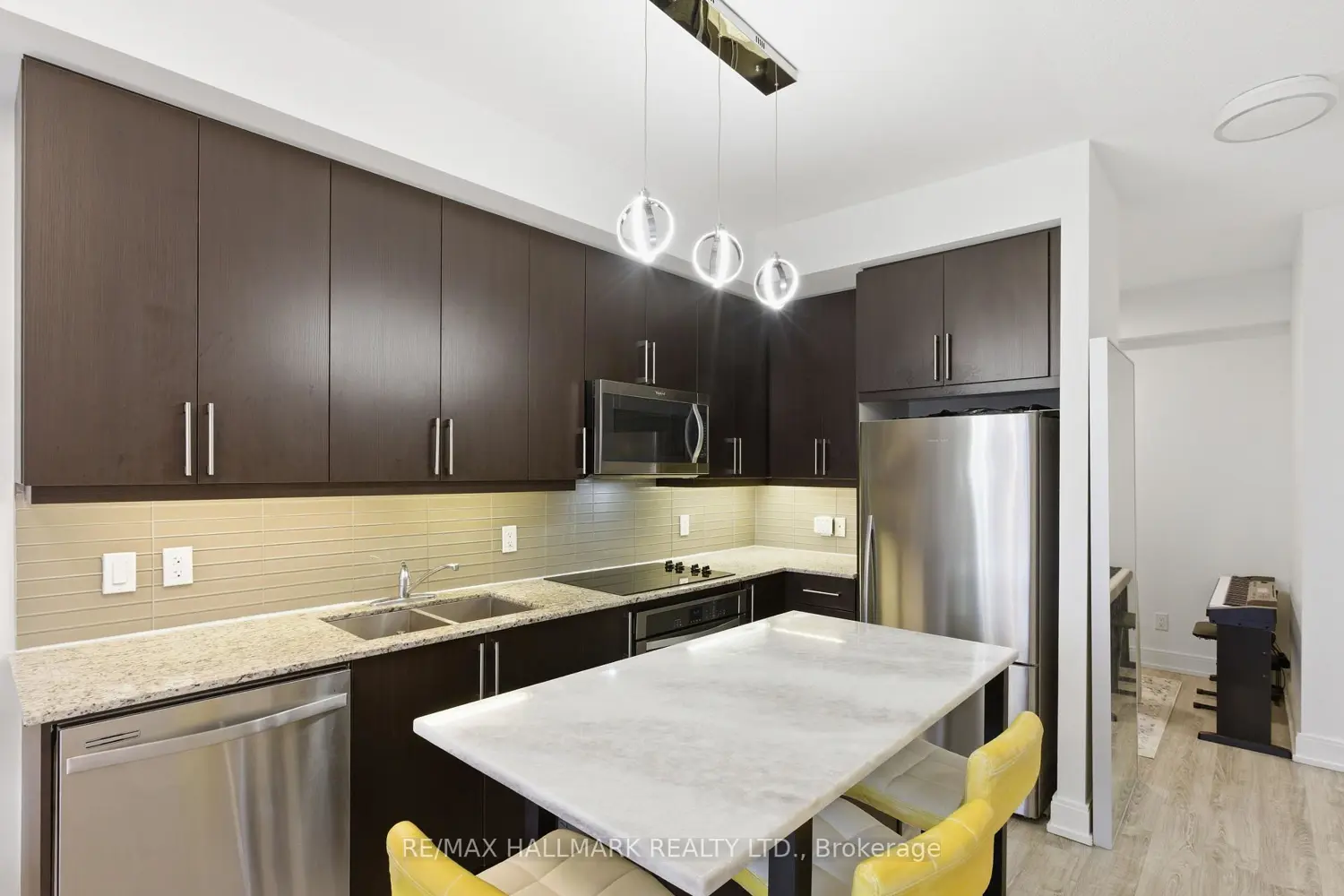 Additional image 8 of 9608 Yonge Street 1112A