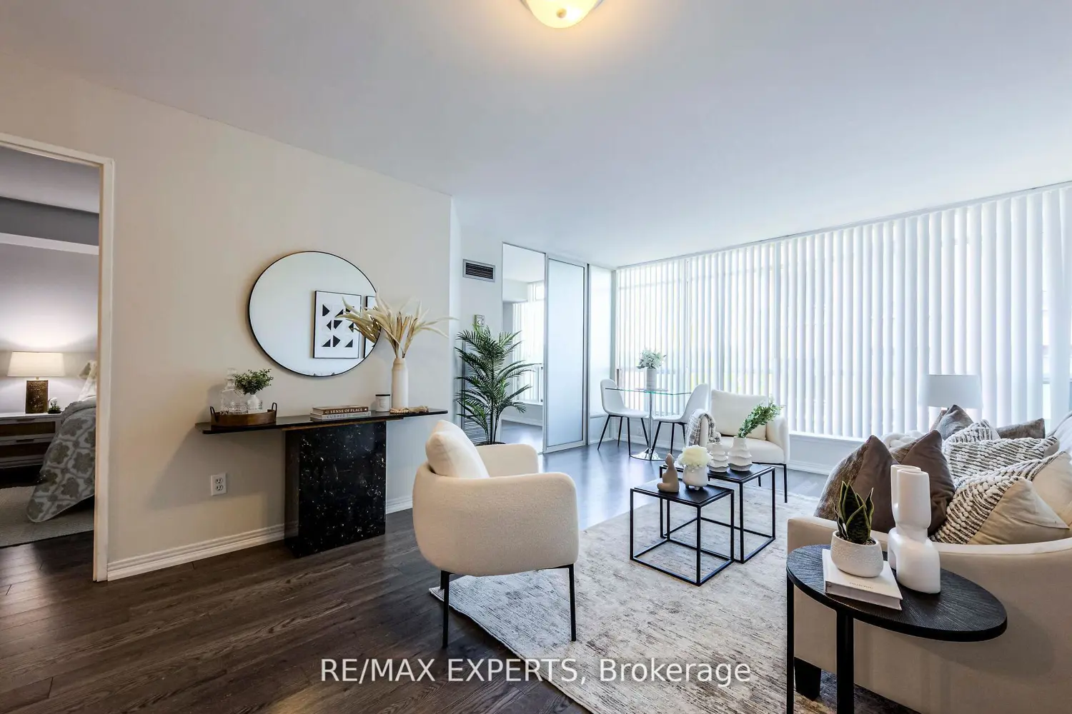 Additional image 9 of 942 Yonge Street 1006