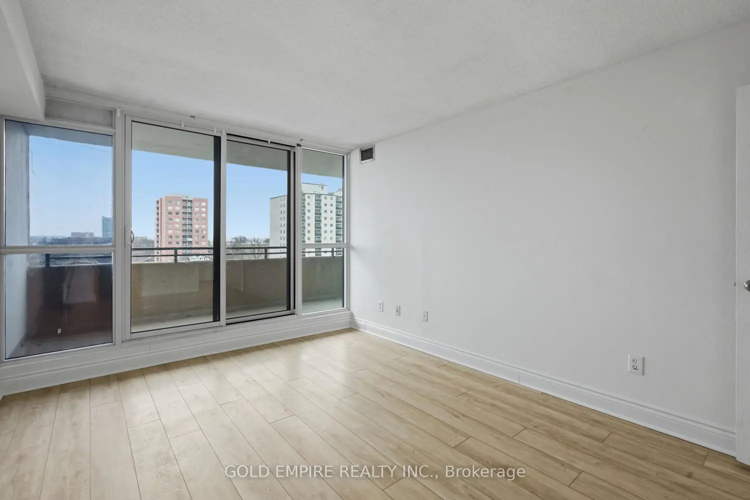 Additional image 11 of 389 Dundas Street 701