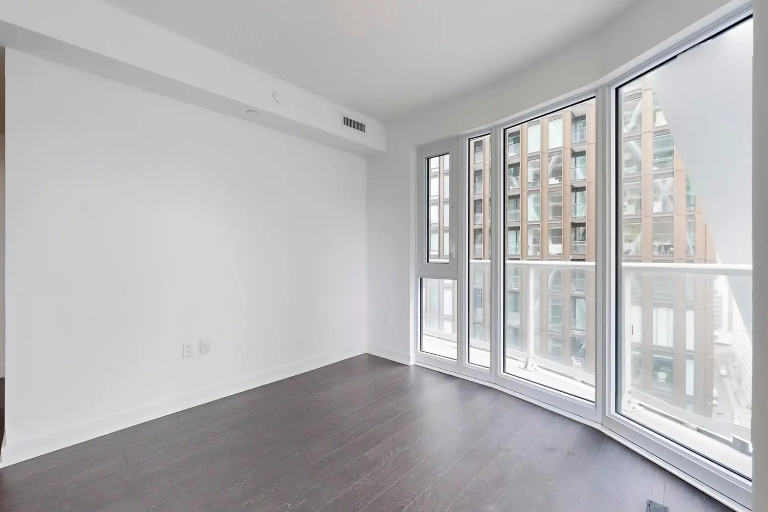 Additional image 5 of 230 Simcoe Street 2212