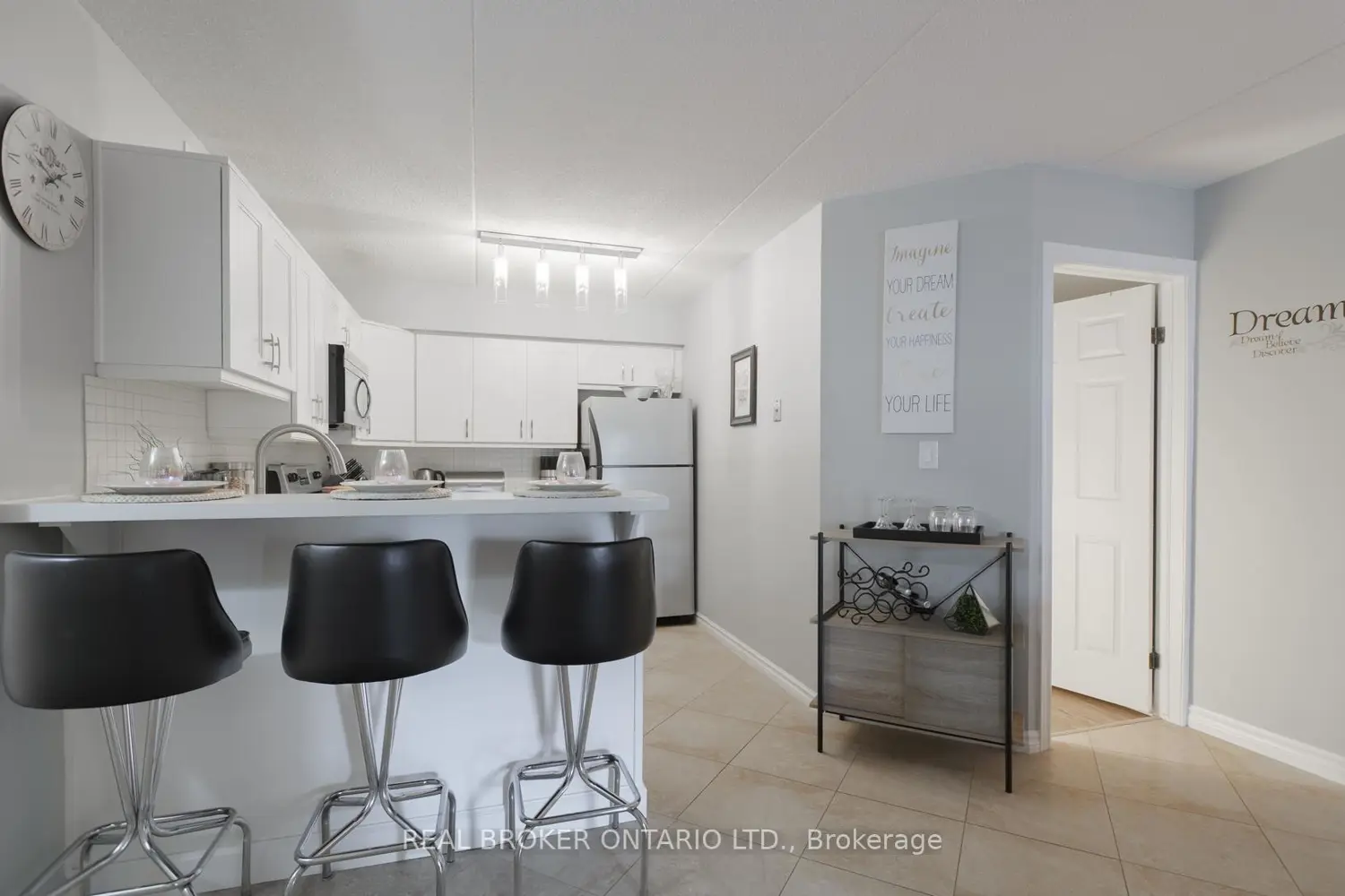 Additional image 5 of 2040 Cleaver Avenue 218
