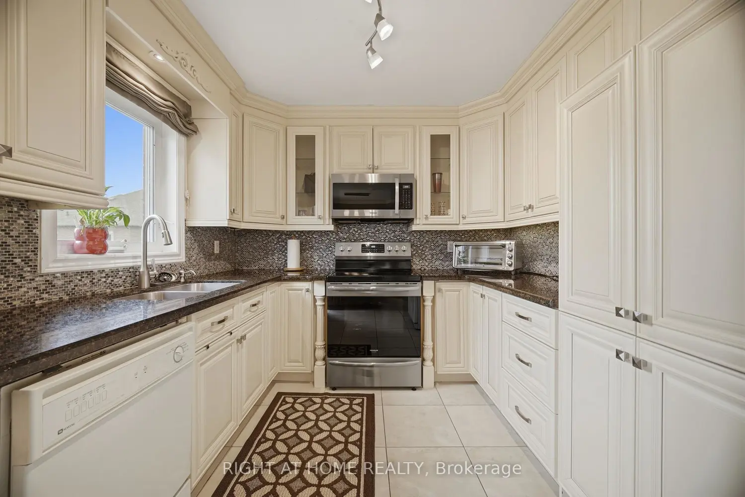 Additional image 6 of 6113 Maple Gate Circle
