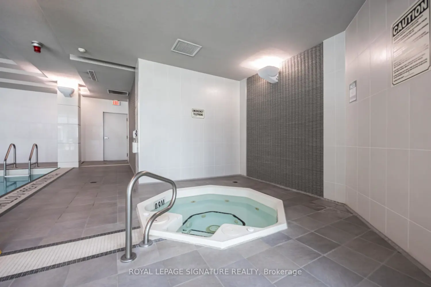 Additional image 15 of 19 Grand Trunk Crescent 2103