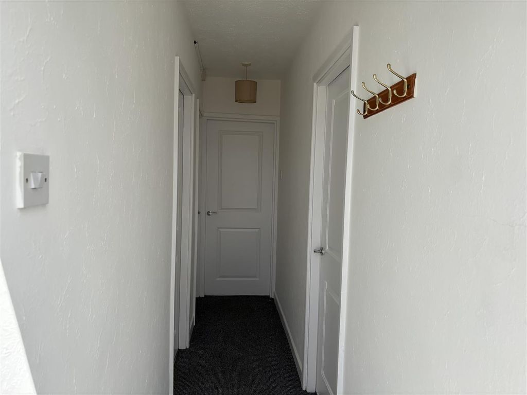 Additional image 2 of 2 bed flat to rentHigh Street, Connahs Quay CH5