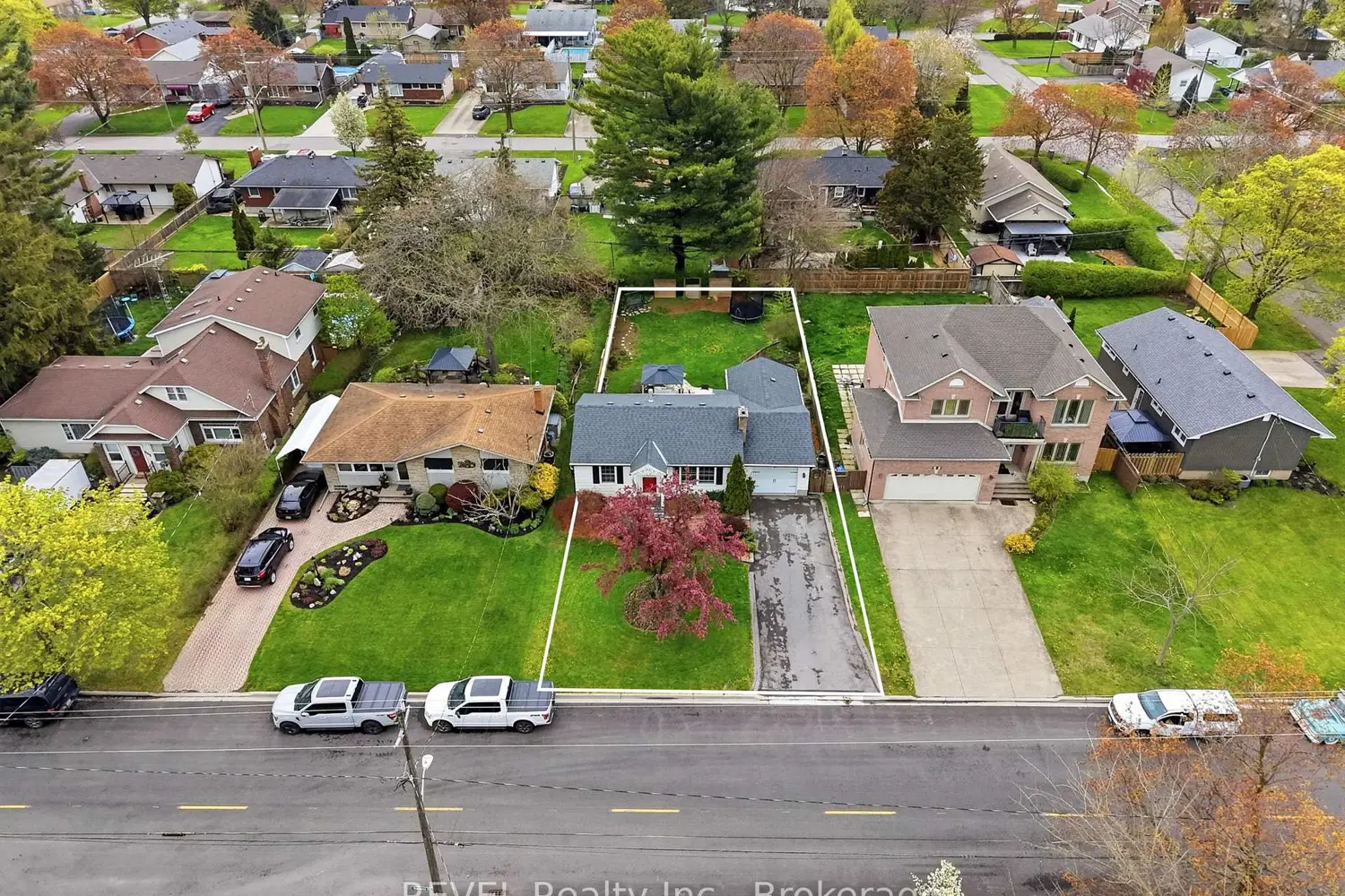 Additional image 19 of 658 Geneva Street