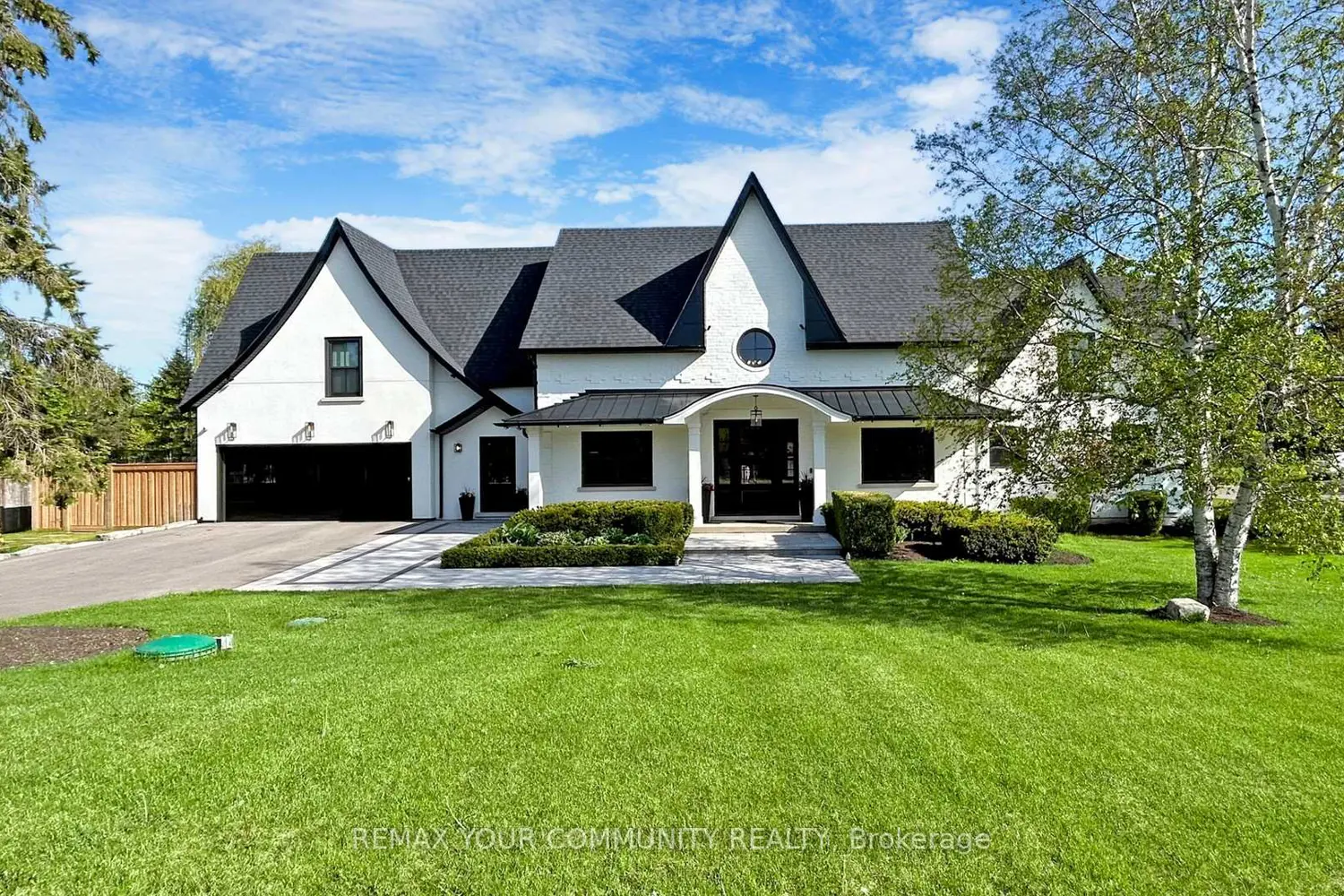 557 Aintree Drive photo 3