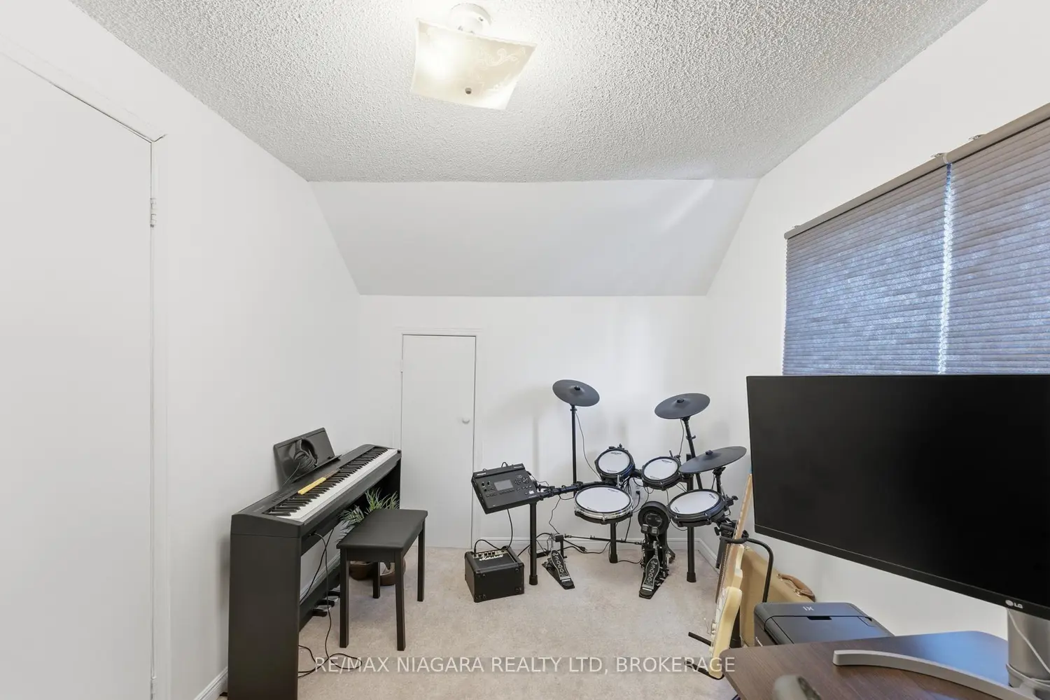 Additional image 13 of 412 Welland Avenue