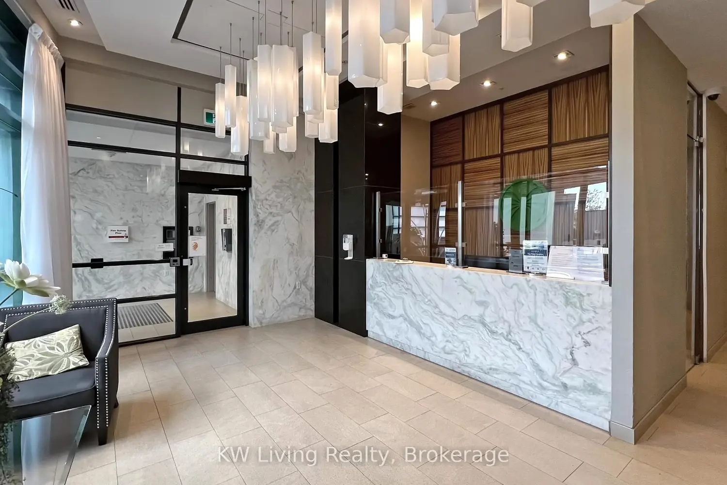 Additional image 15 of 5740 Yonge Street 409
