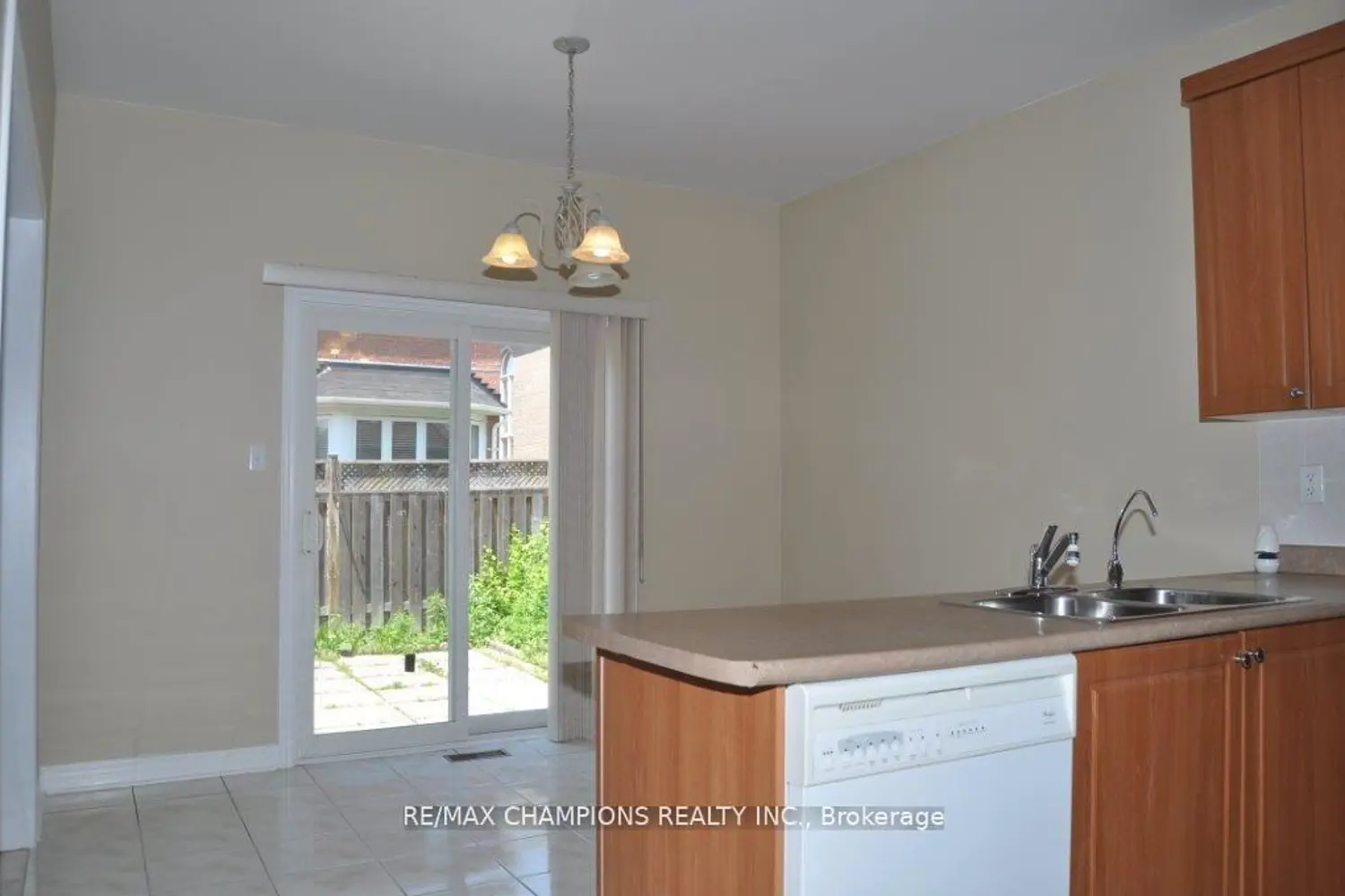 Additional image 7 of 104 Masters Green Crescent