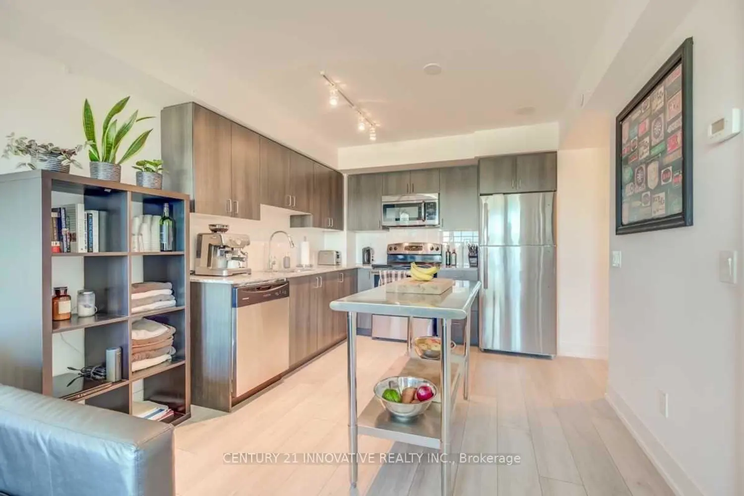 Additional image 7 of 1215 Bayly Street 610