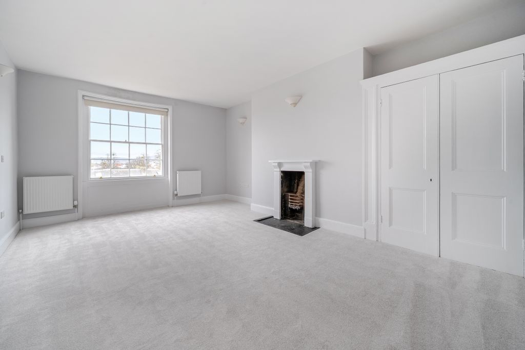 Additional image 11 of 6 bed town house to rentSuffolk Square, Cheltenham GL50