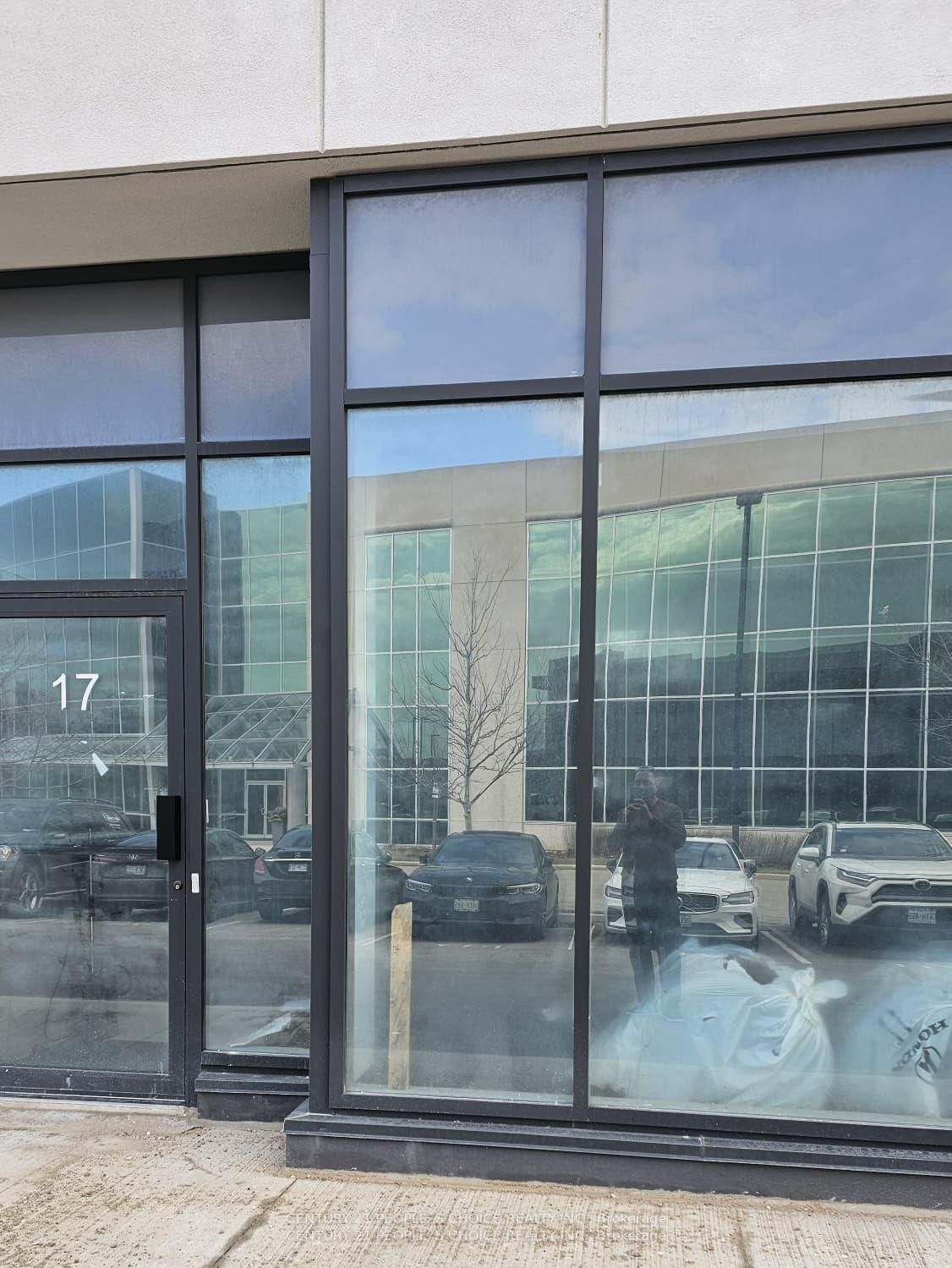 16, 17-5270 Solar Drive, Mississauga, ON, L4W 0G7
