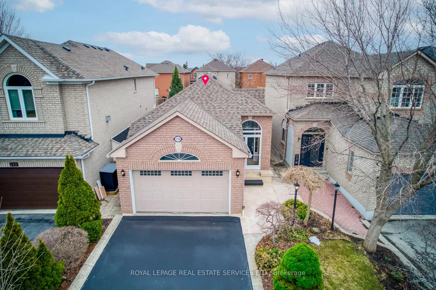 236 Slywood Crescent