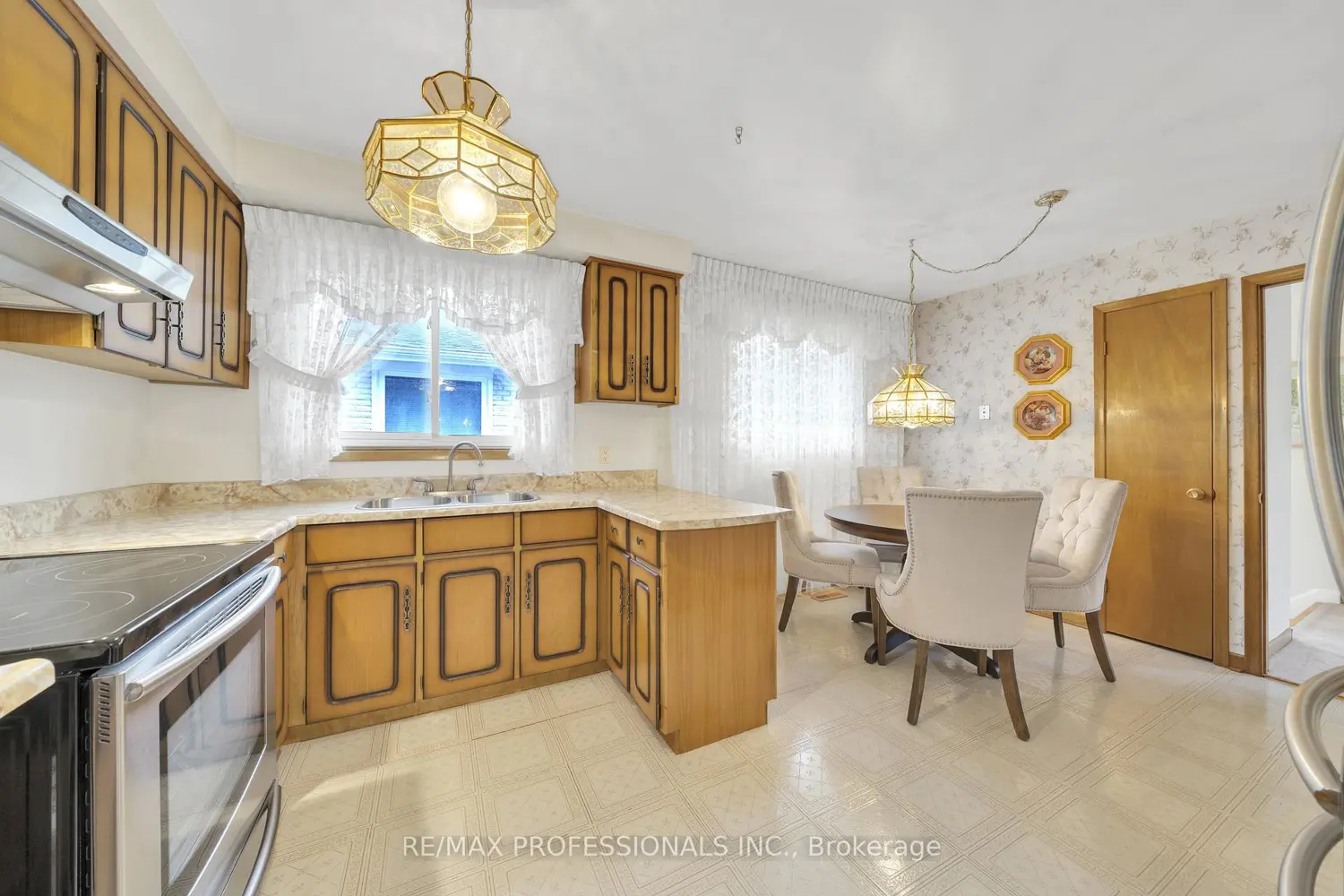 Additional image 6 of 1877 Silverberry Crescent