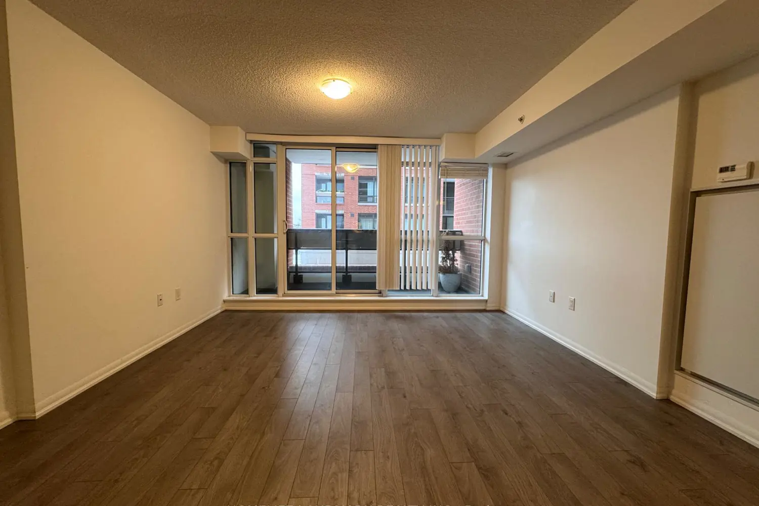Additional image 9 of 3091 Dufferin Street 208