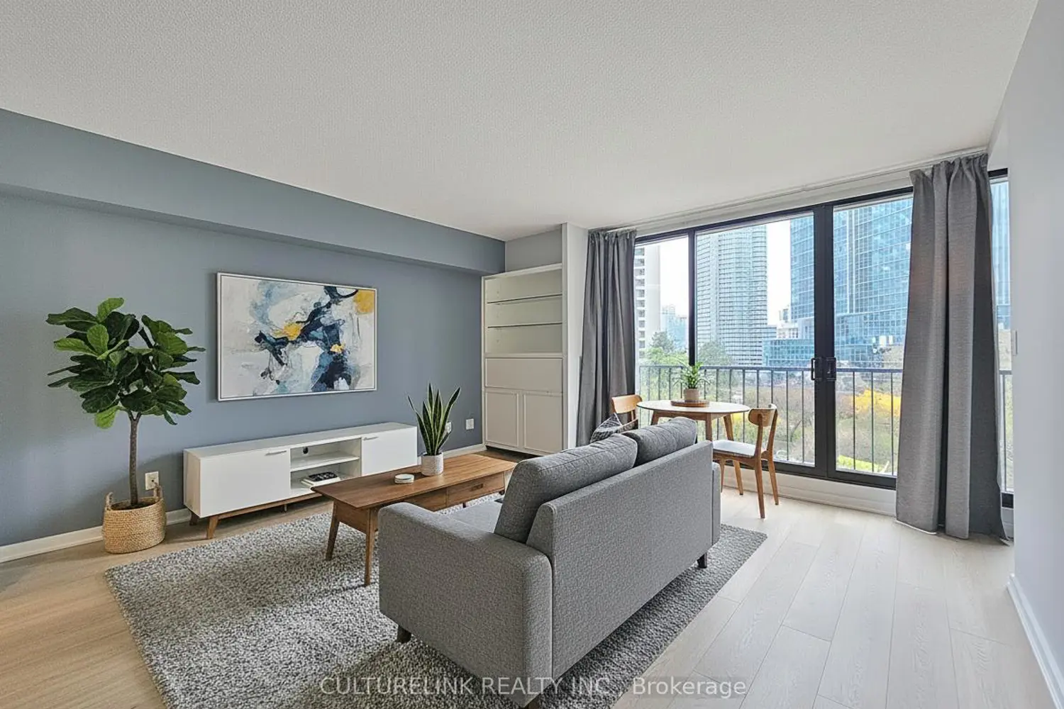 Additional image 6 of 33 Harbour Square 1019