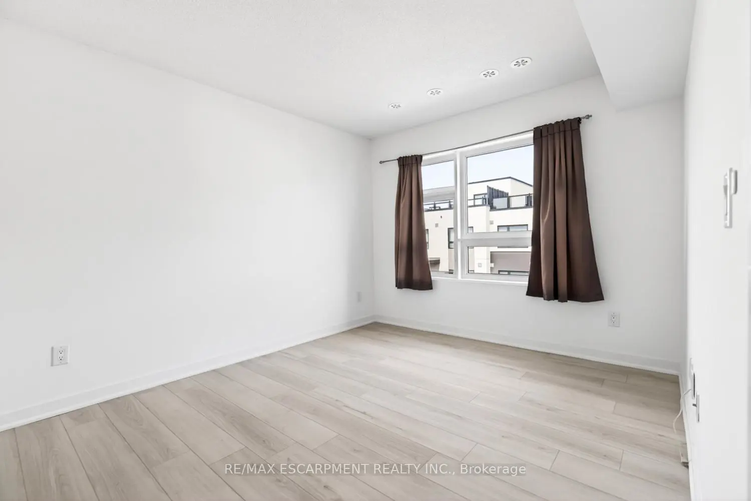 Additional image 16 of 1121 Cooke Boulevard 32