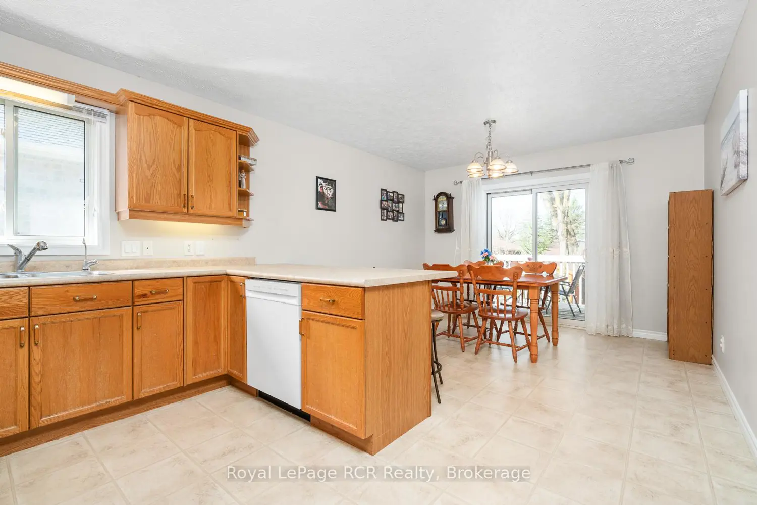 Additional image 5 of 246 16Th Avenue Crescent