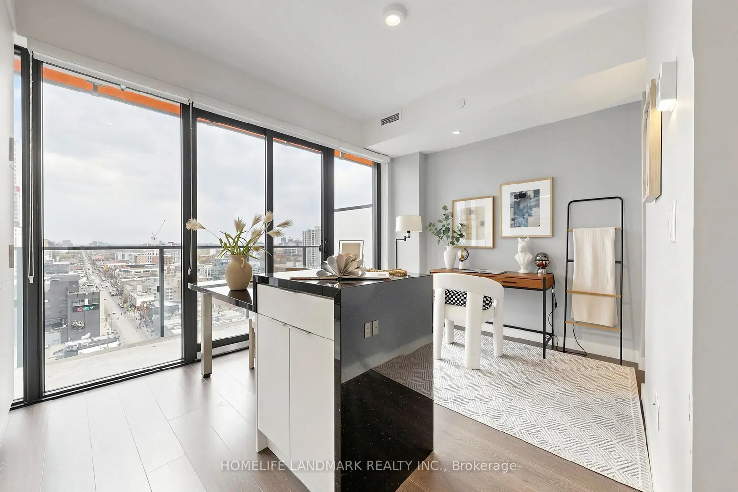Additional image 4 of 215 Queen Street 1603