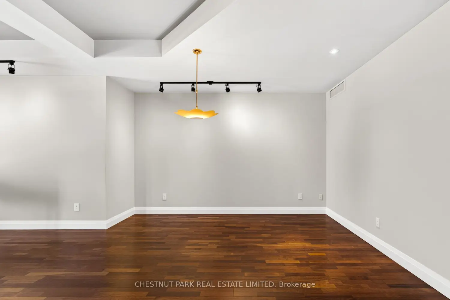 Additional image 18 of 21 Shaftesbury Avenue 203