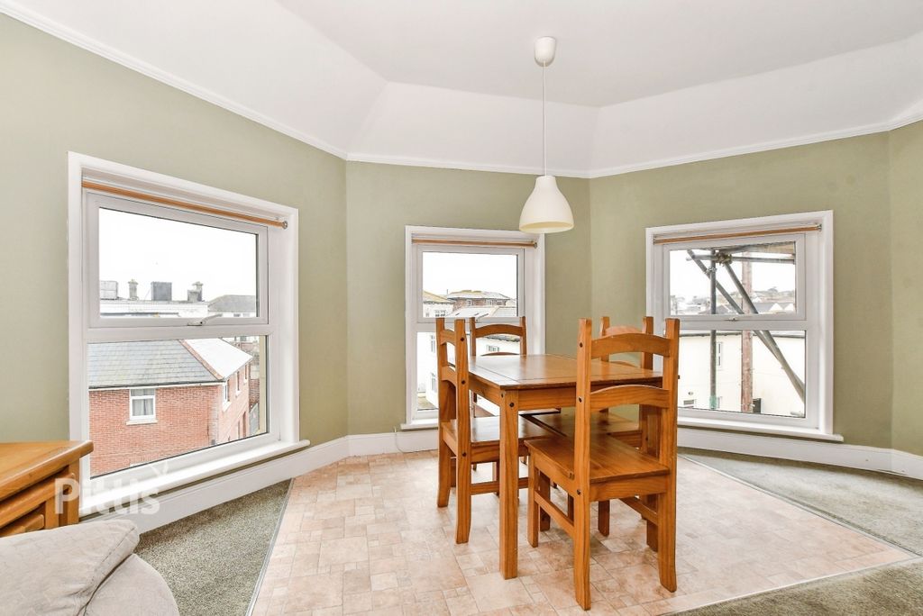 Additional image 4 of 2 bed flat to rentYork Road, Sandown PO36
