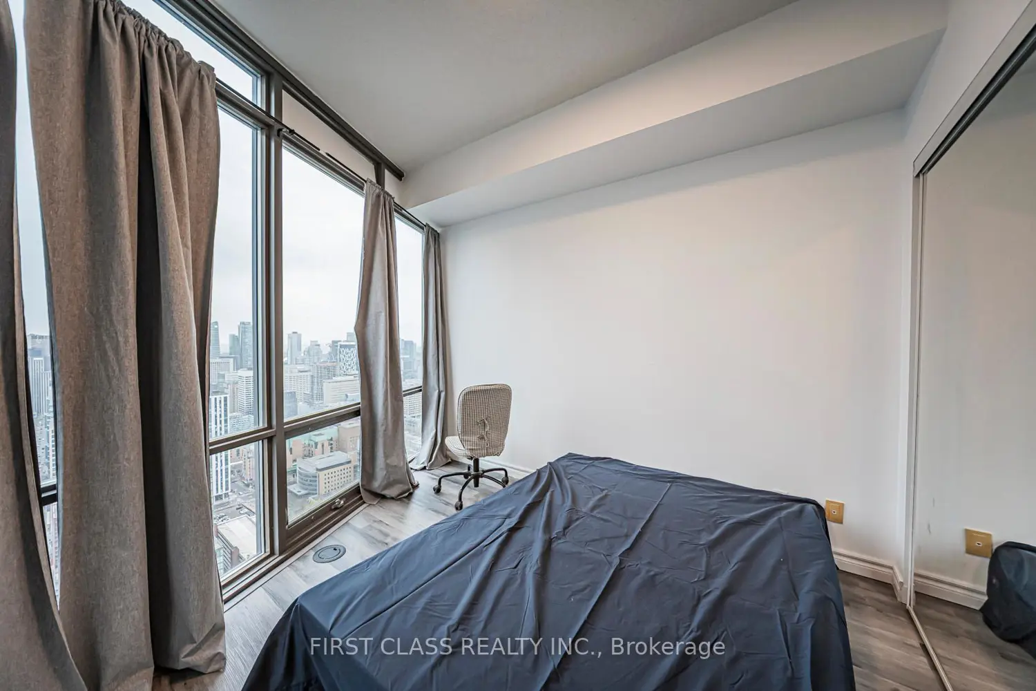 Additional image 17 of 832 Bay Street 4608