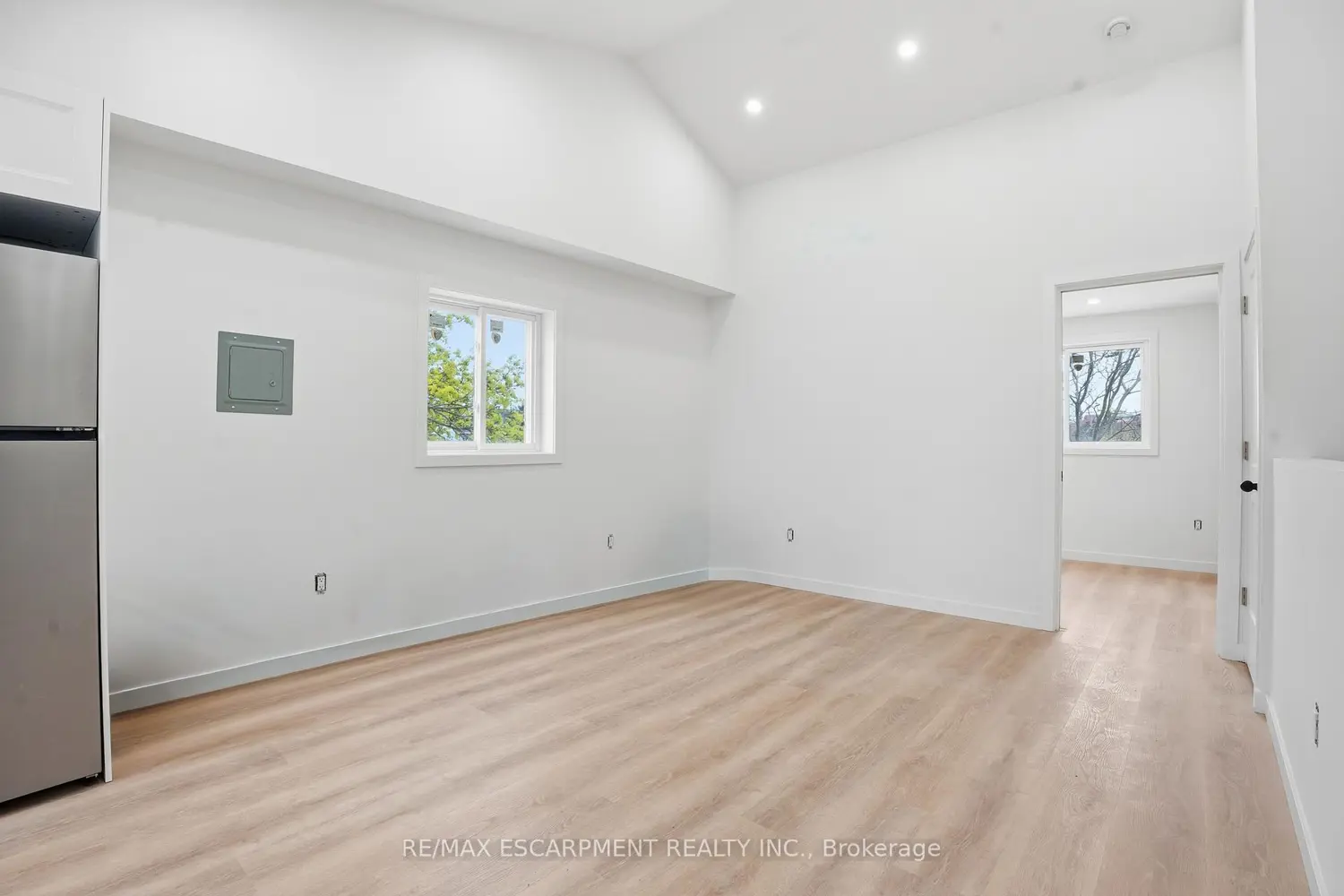 Additional image 3 of 1049 Glencairn Avenue