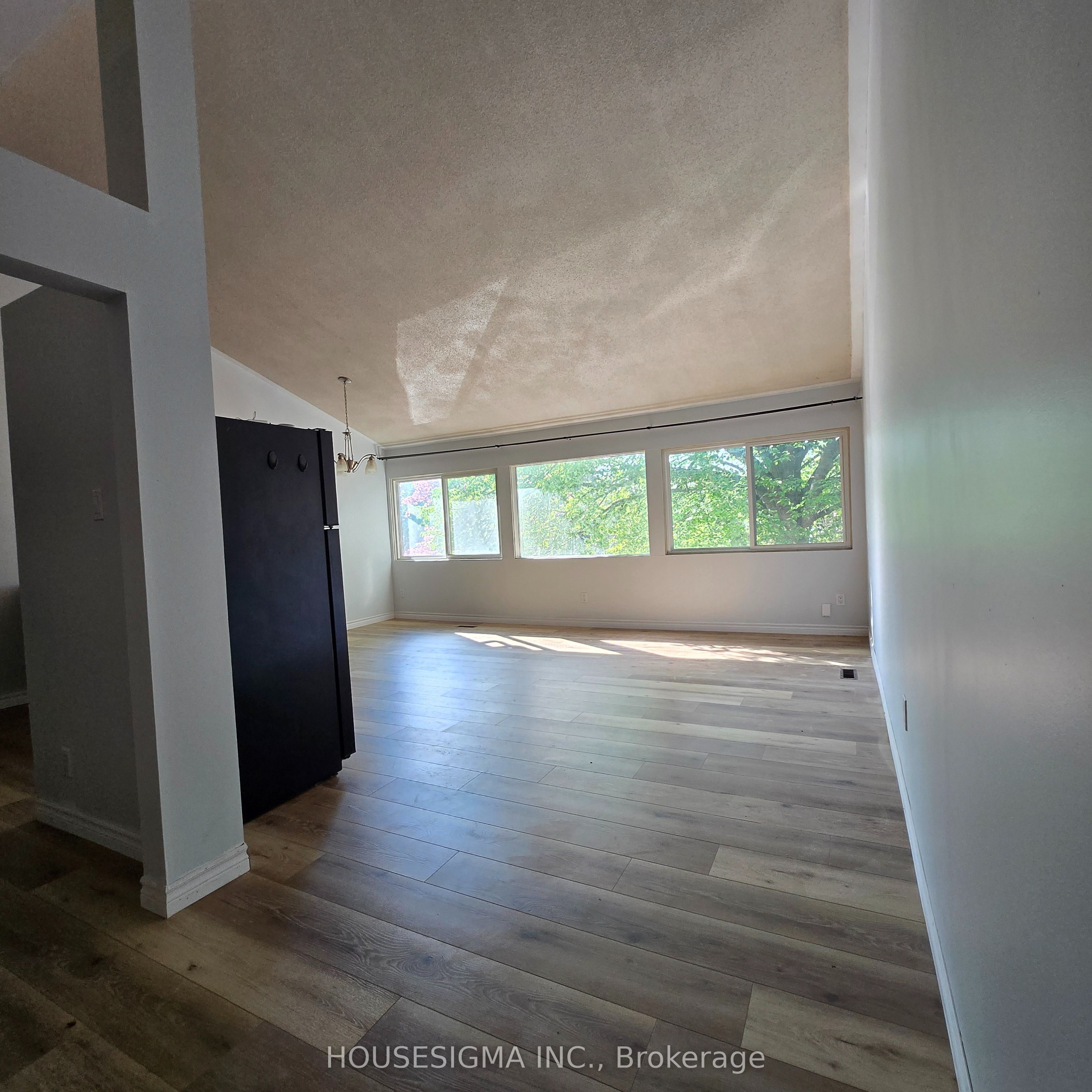 Additional image 2 of 110 Overlea Drive, Kitchener, ON, N2M 1T1