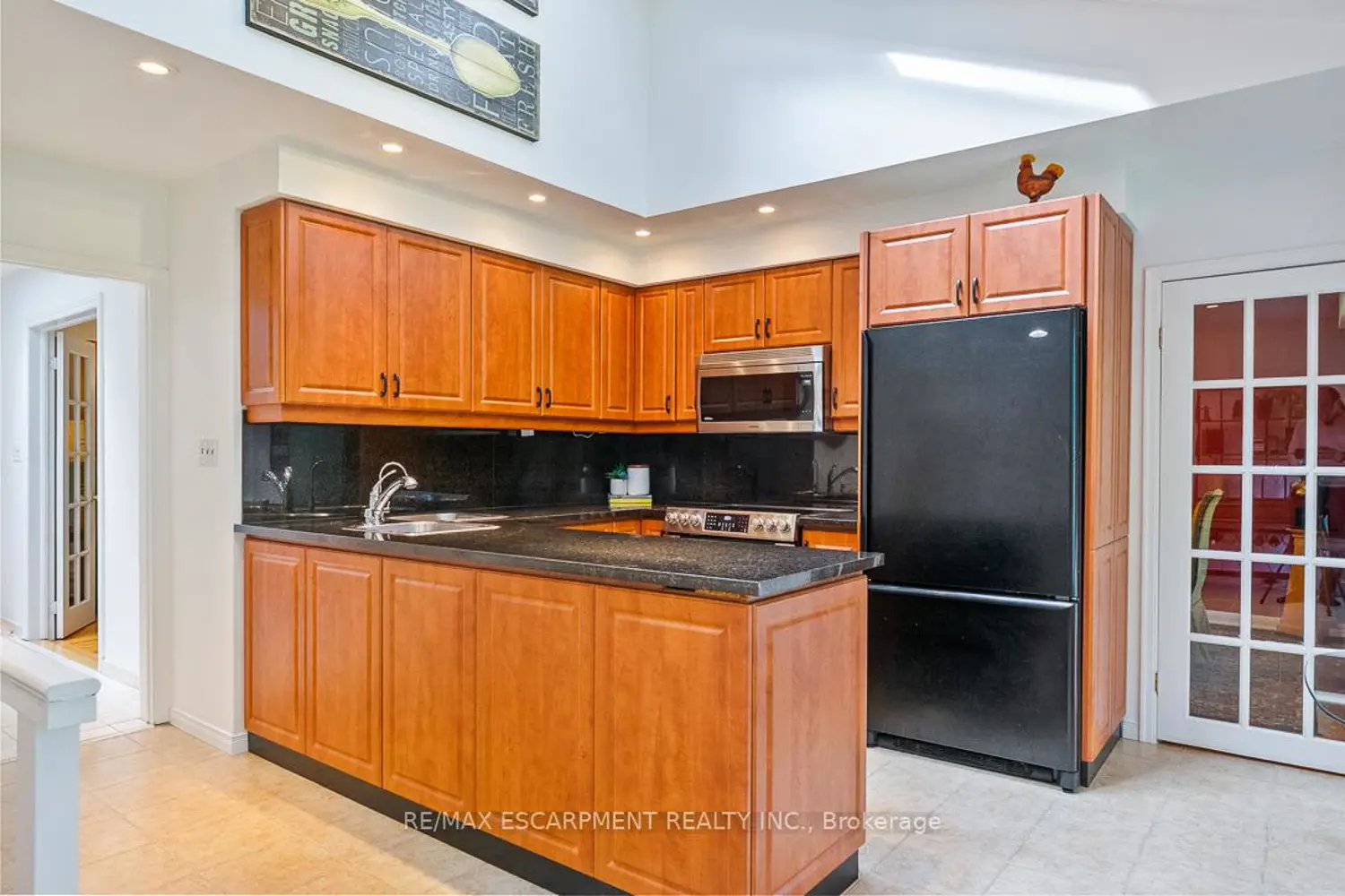Additional image 5 of 1373 Queen Victoria Avenue