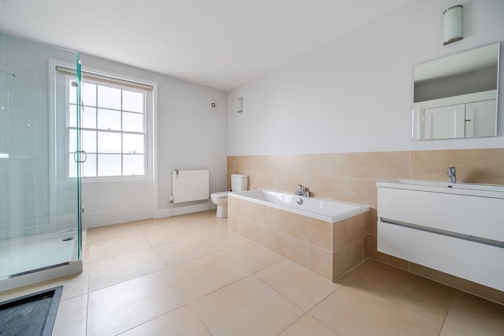 Additional image 12 of 6 bed town house to rentSuffolk Square, Cheltenham GL50