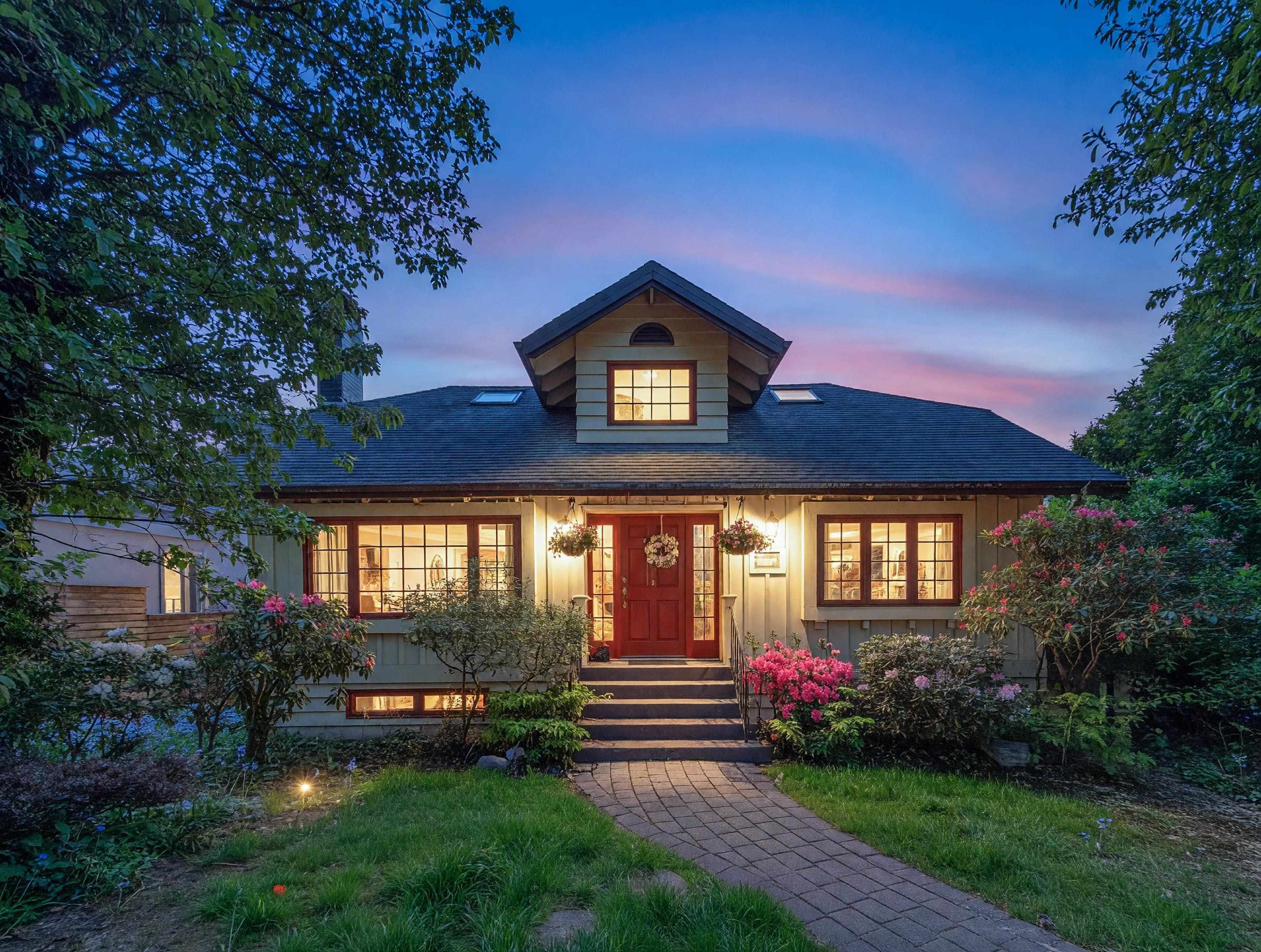 2148 Kings Avenue, West Vancouver, BC, V7V 2B8