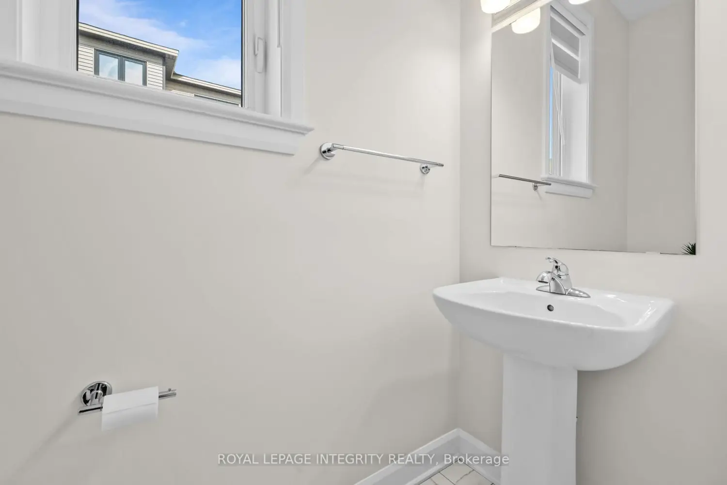 133 Angelonia Crescent photo 4