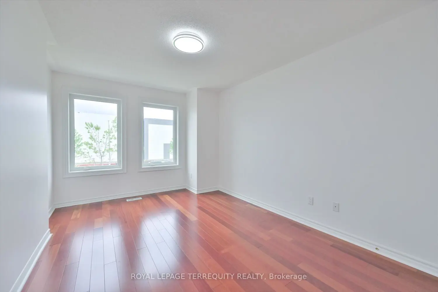 Additional image 13 of 10461 Woodbine Avenue