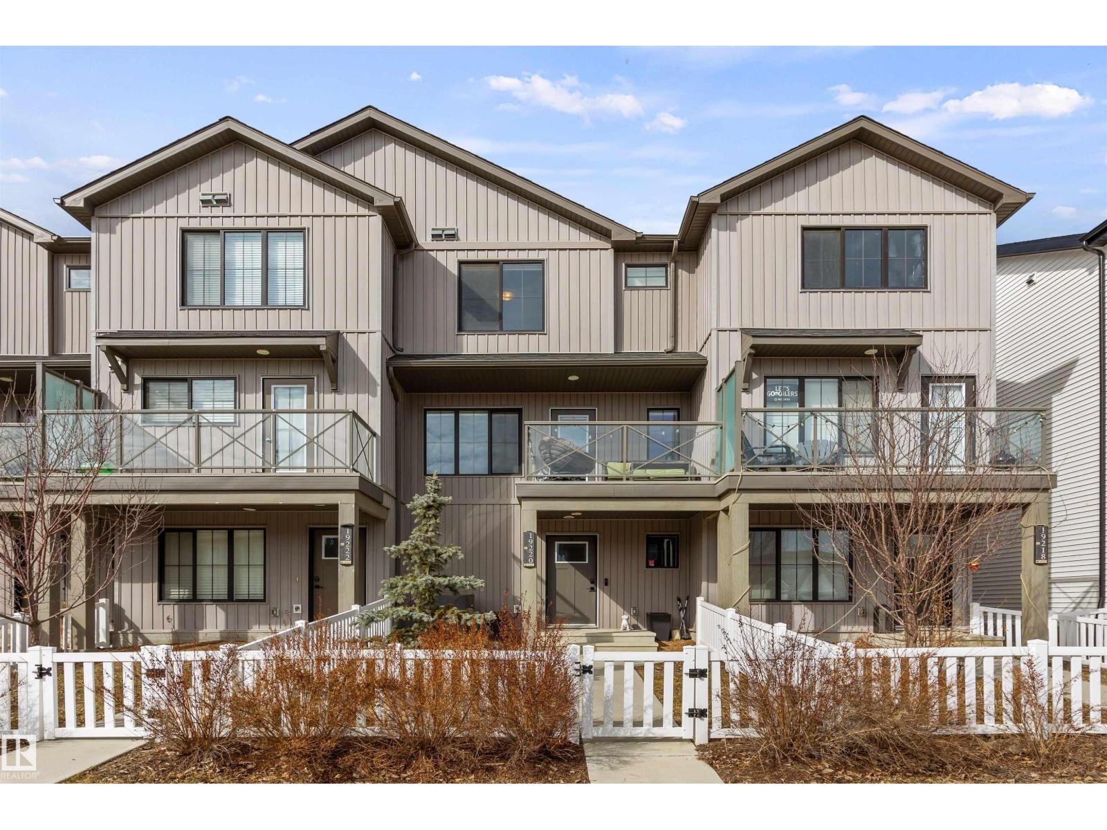 19220 27 Avenue NW, Edmonton, AB, T6M1L1