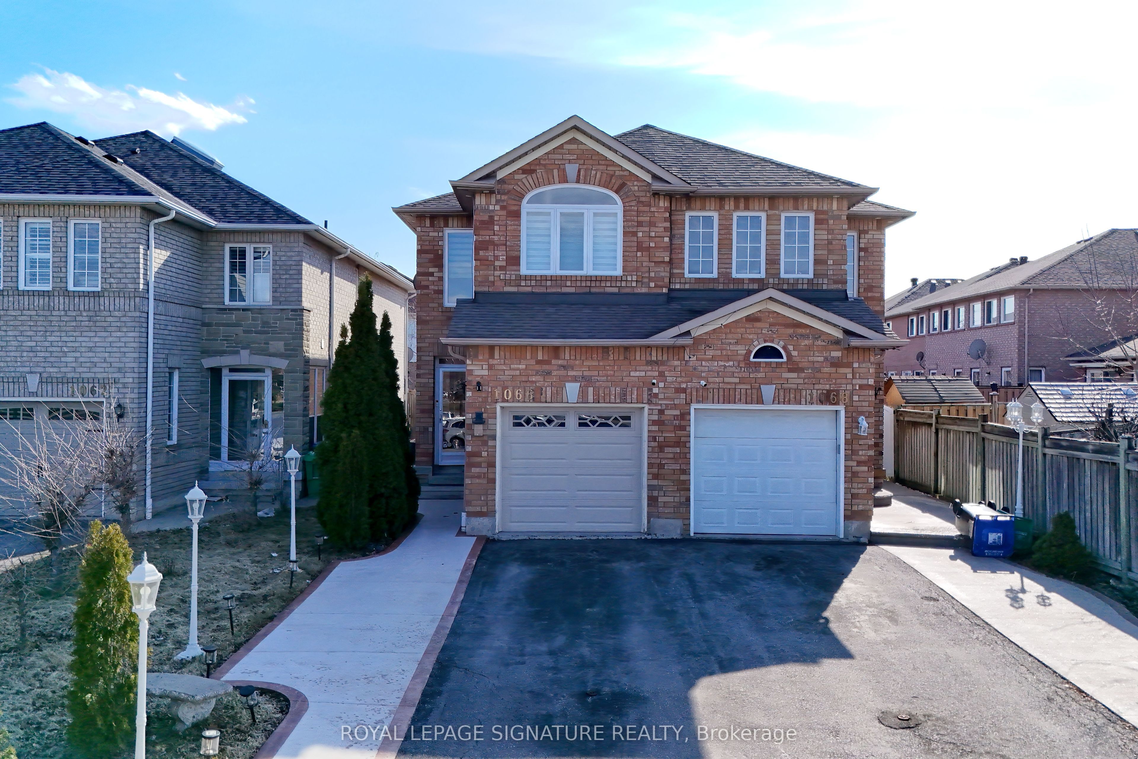 1066 Foxglove Place, Mississauga, ON, L5V 2N5