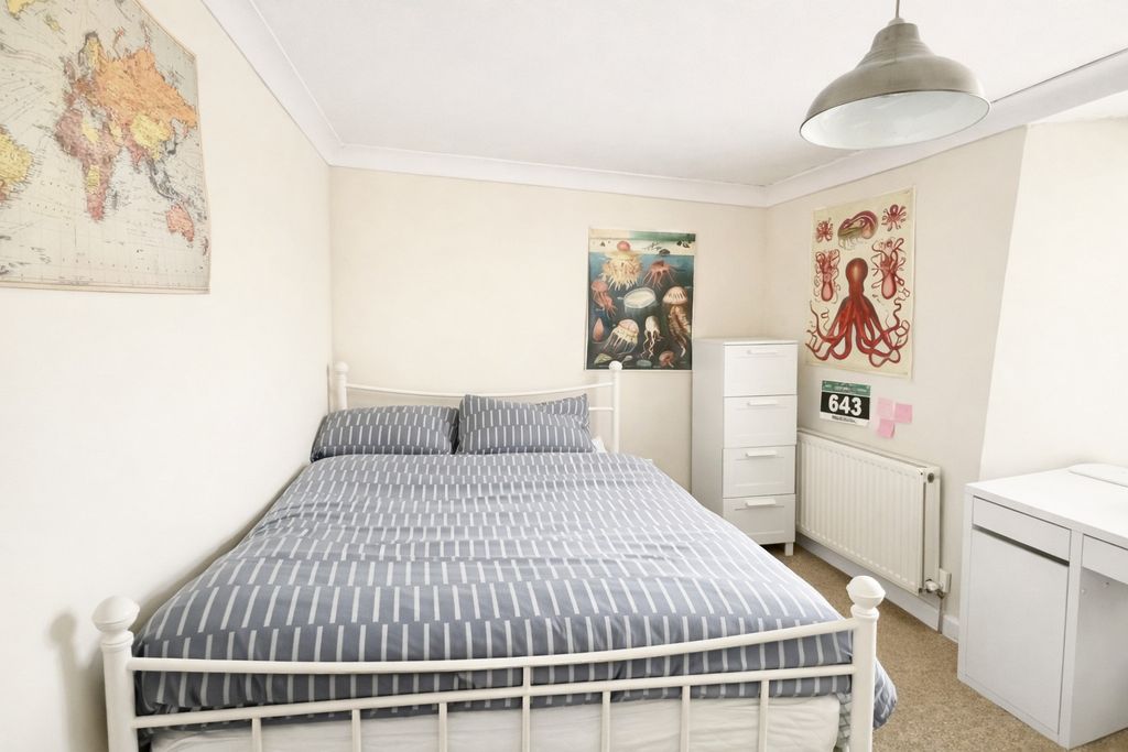 Additional image 3 of 4 bed shared accommodation to rentSwanpool Street, Falmouth TR11
