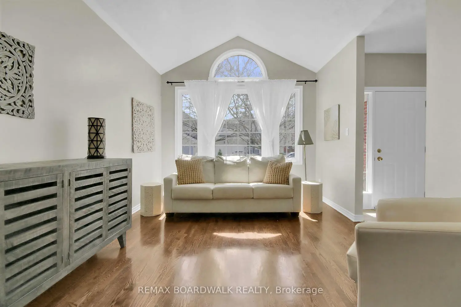 48 Maricona Way